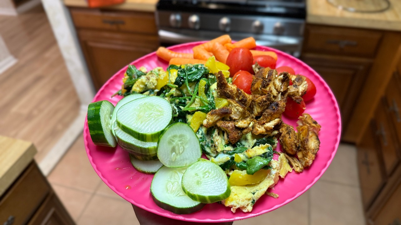 Chicken, spinach and cucumber plate